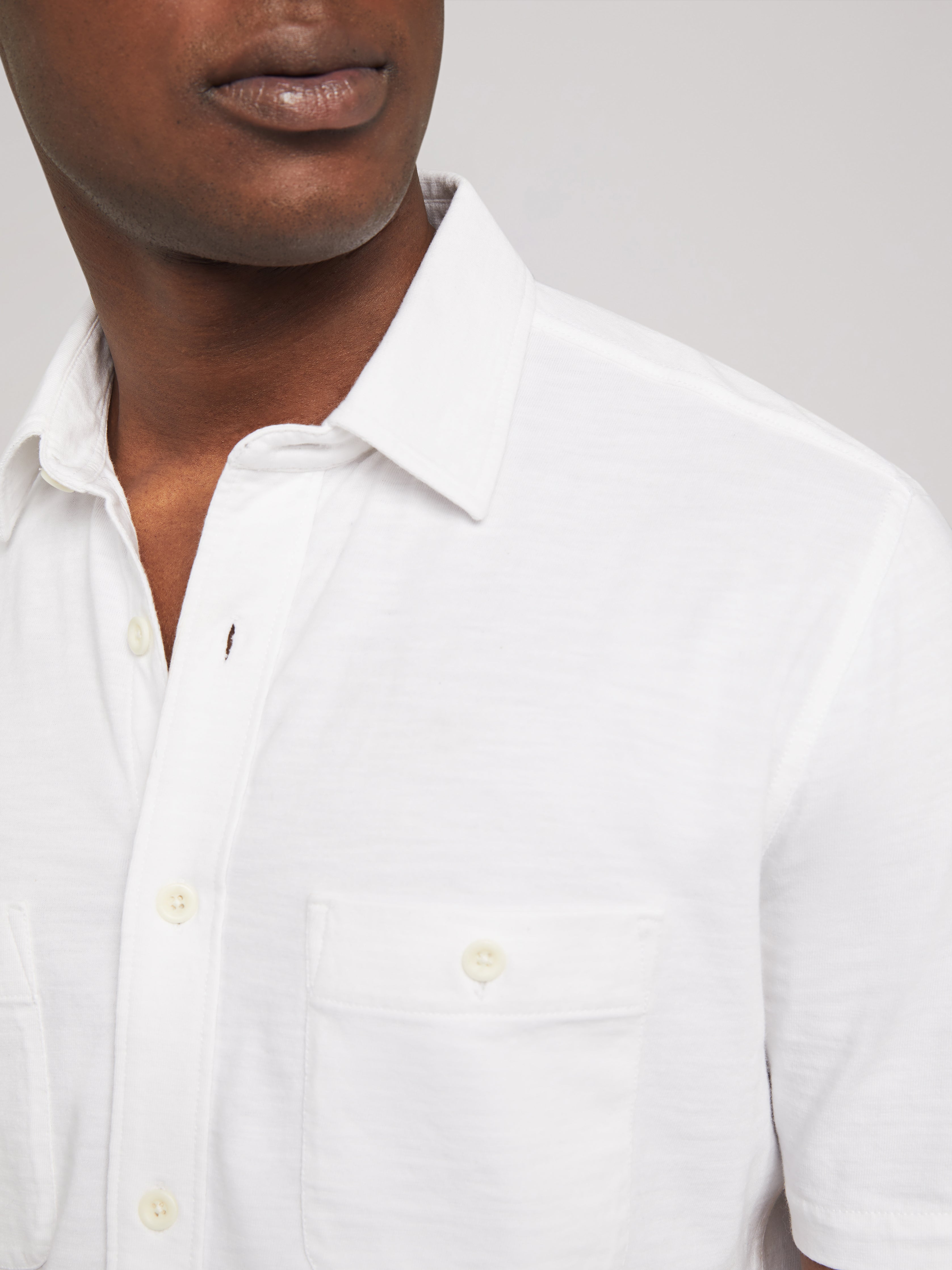 Short-Sleeve Knit Seasons Shirt - White