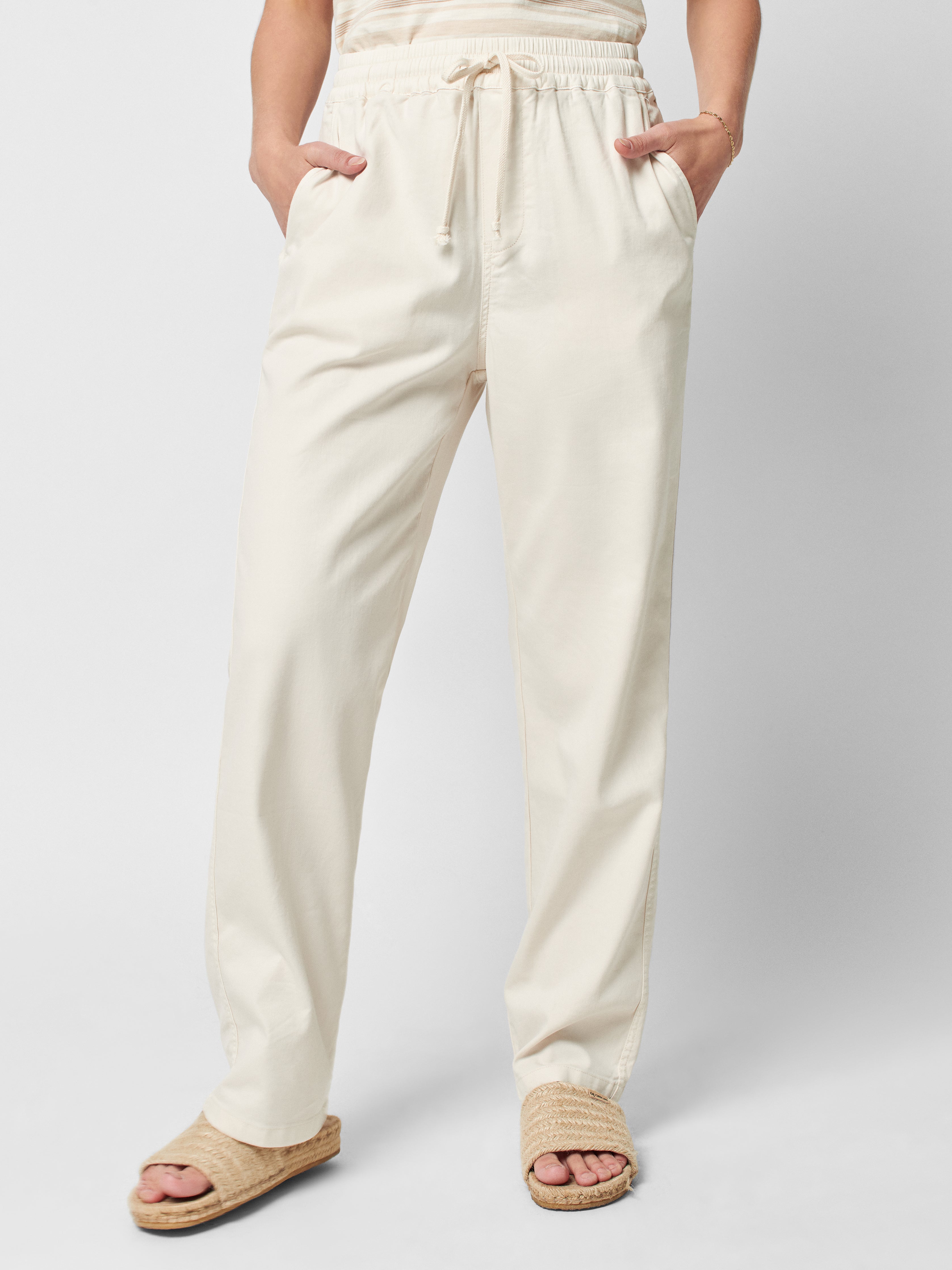 Essential Travel Pant - Whisper White
