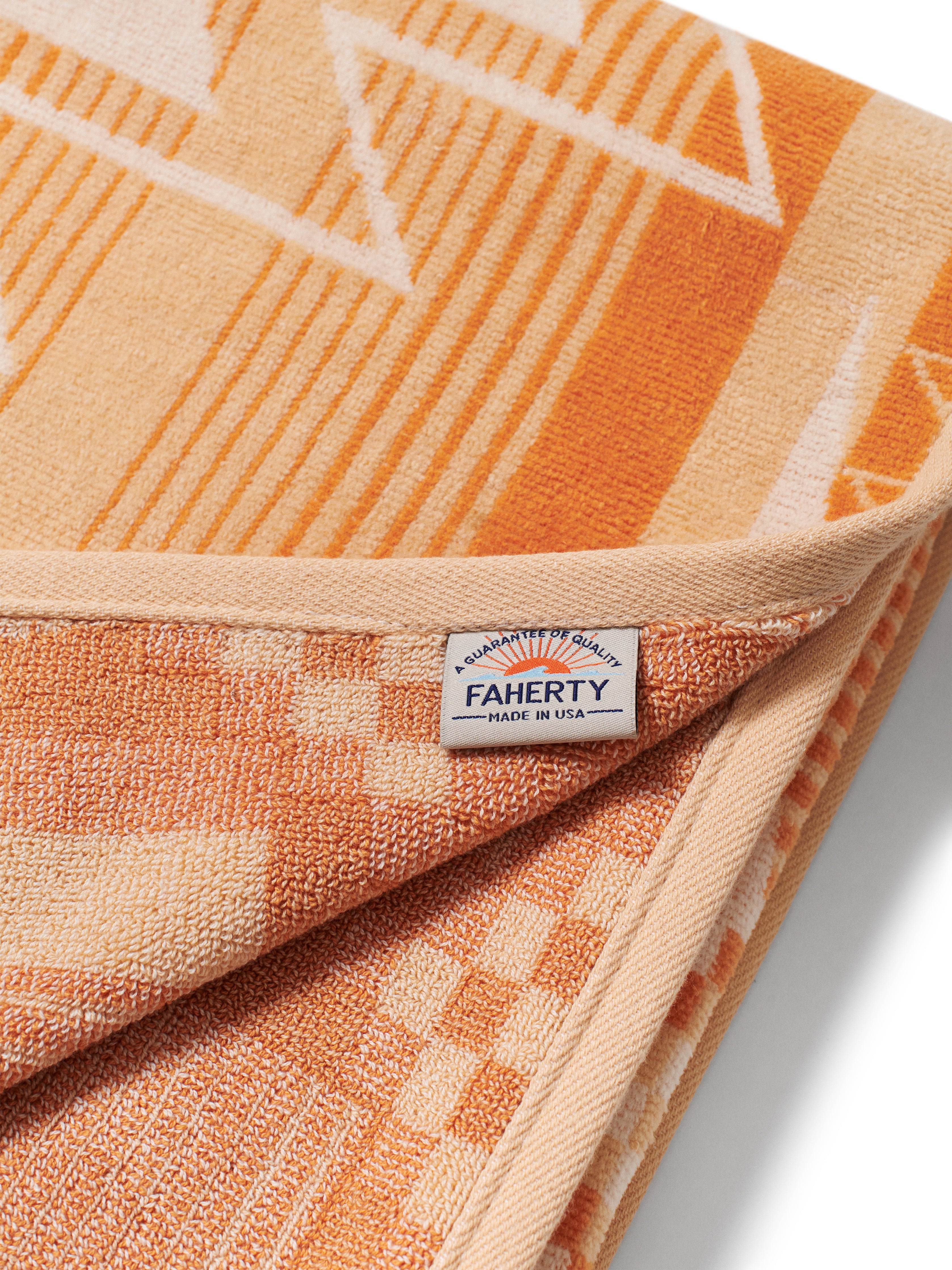 Doug Good Feather Summer Beach Towel - Morning Star